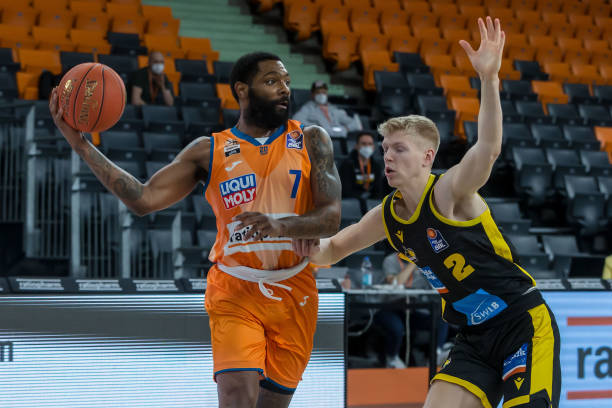 不仅帮助球 不仅帮助球